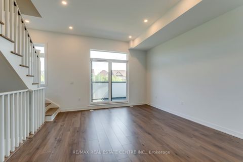 Photo 16 at 3049 Trailside Drive, GO Glenorchy, Oakville