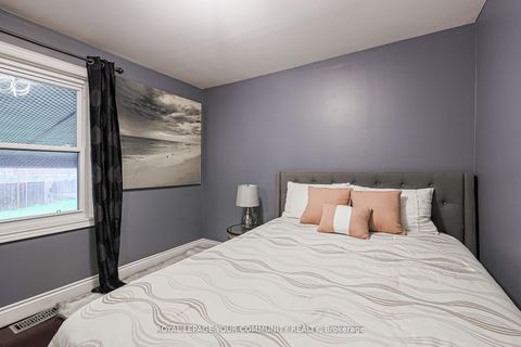 Photo 17 at 52 Princeway Drive, Maryvale, Toronto