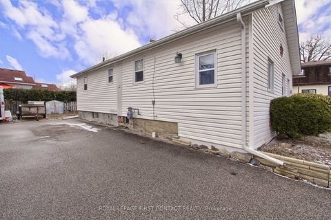 Photo 17 at 145 Wesley Street, College Manor, Newmarket