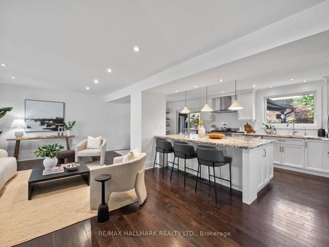 Photo 2 at 7 Haregate Court, Richview, Toronto