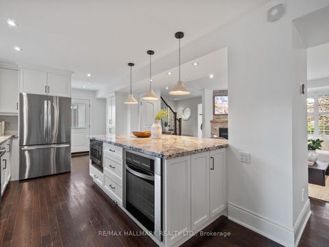 Photo 15 at 7 Haregate Court, Richview, Toronto