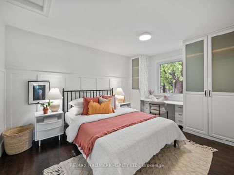 Photo 20 at 7 Haregate Court, Richview, Toronto