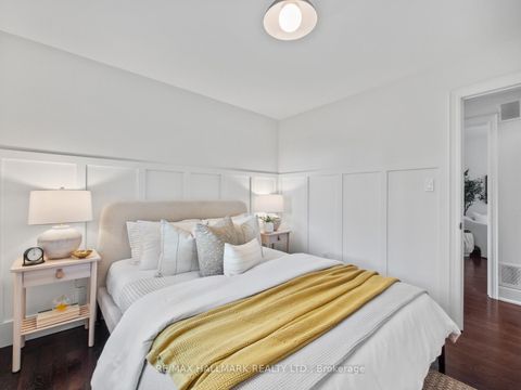 Photo 24 at 7 Haregate Court, Richview, Toronto