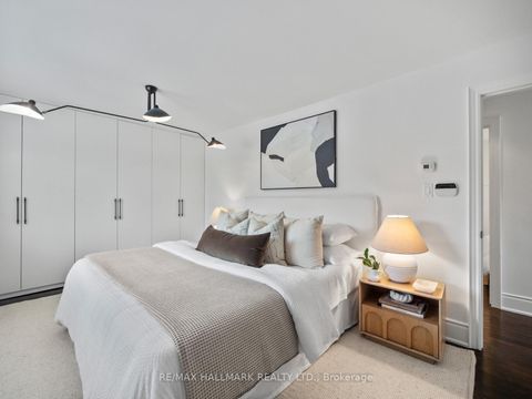 Photo 25 at 7 Haregate Court, Richview, Toronto