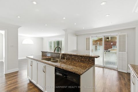 Photo 11 at 90 Genoa Road, Vellore Village, Vaughan