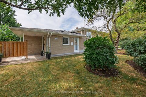 Photo 14 at 105 Baltray Crescent, Donalda, Toronto