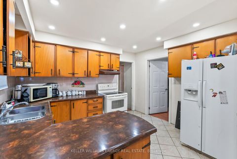 Photo 4 at 110 Littleleaf Drive, Malvern, Toronto