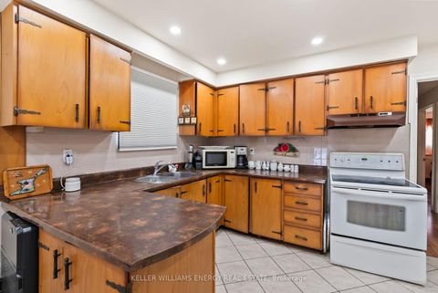 Photo 5 at 110 Littleleaf Drive, Malvern, Toronto