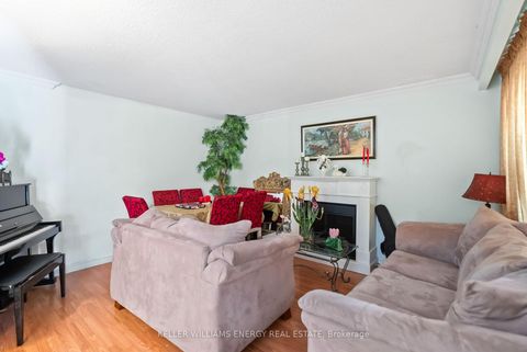 Photo 9 at 110 Littleleaf Drive, Malvern, Toronto