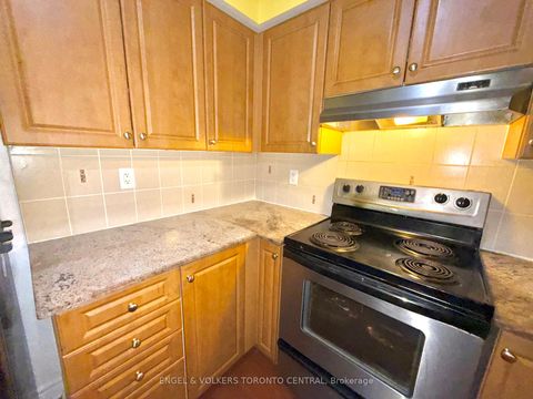 Photo 5 at 208 - 225 Wellesley Street E, South St. James Town, Toronto