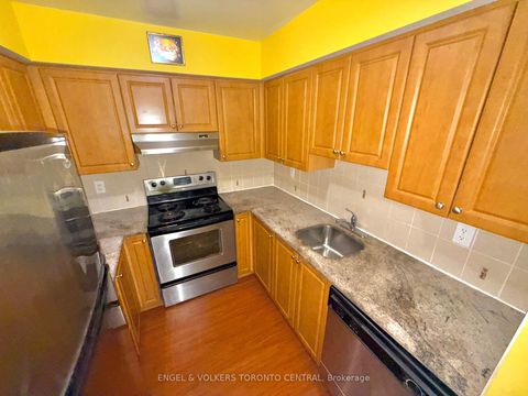 Photo 7 at 208 - 225 Wellesley Street E, South St. James Town, Toronto