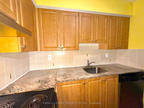 Photo 8 at 208 - 225 Wellesley Street E, South St. James Town, Toronto