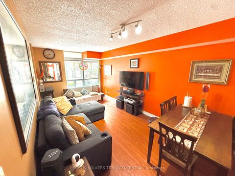 Photo 12 at 208 - 225 Wellesley Street E, South St. James Town, Toronto