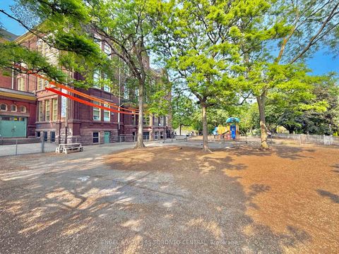 Photo 37 at 208 - 225 Wellesley Street E, South St. James Town, Toronto
