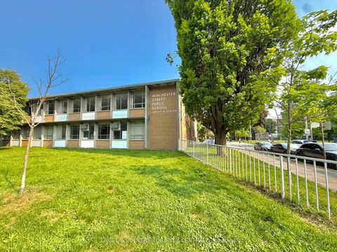 Photo 39 at 208 - 225 Wellesley Street E, South St. James Town, Toronto