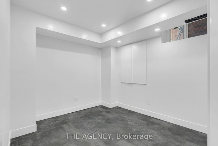 Photo 41 at 13 Waterwide Crescent, Credit Valley, Brampton