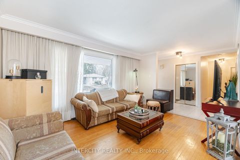 Photo 13 at 31 Munhall Road, Humber Heights, Toronto