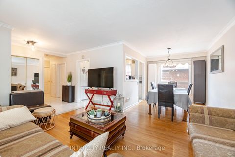 Photo 14 at 31 Munhall Road, Humber Heights, Toronto