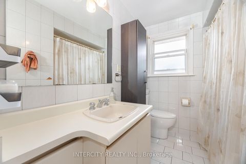 Photo 23 at 31 Munhall Road, Humber Heights, Toronto