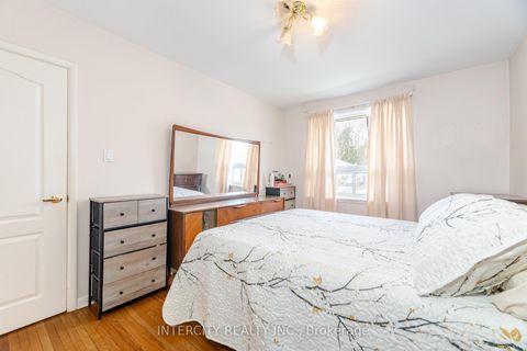 Photo 25 at 31 Munhall Road, Humber Heights, Toronto