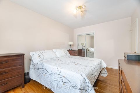 Photo 26 at 31 Munhall Road, Humber Heights, Toronto