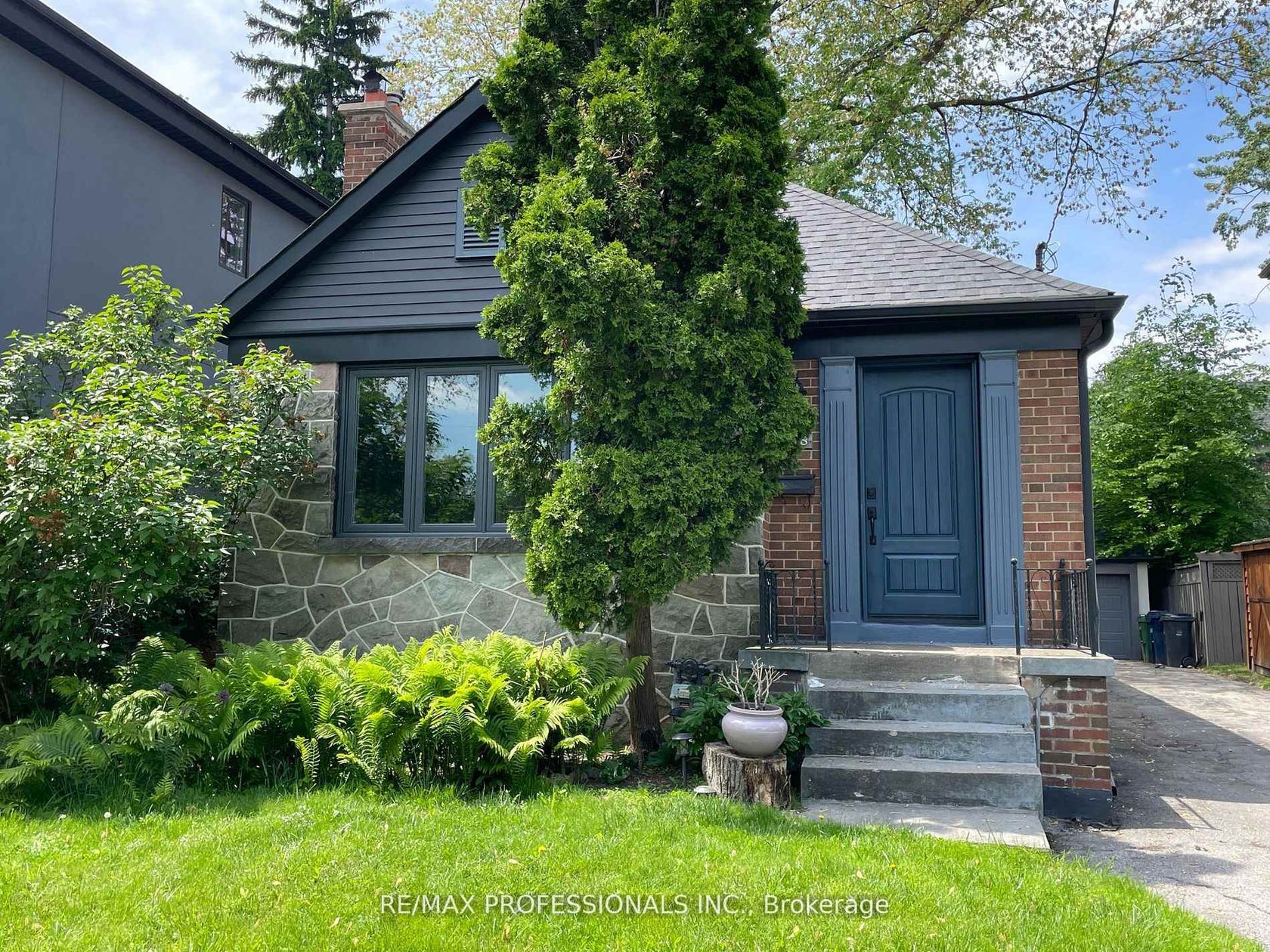 168 The Kingsway, Kingsway South, Toronto 