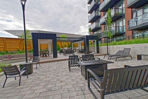 Photo 7 at 718 - 2300 St Clair Avenue W, Junction Area, Toronto