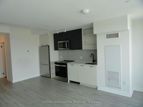 Photo 13 at 718 - 2300 St Clair Avenue W, Junction Area, Toronto