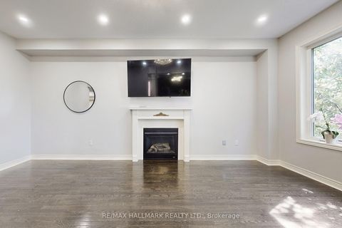 Photo 12 at 133 Aikenhead Avenue, Westbrook, Richmond Hill