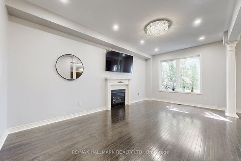Photo 13 at 133 Aikenhead Avenue, Westbrook, Richmond Hill