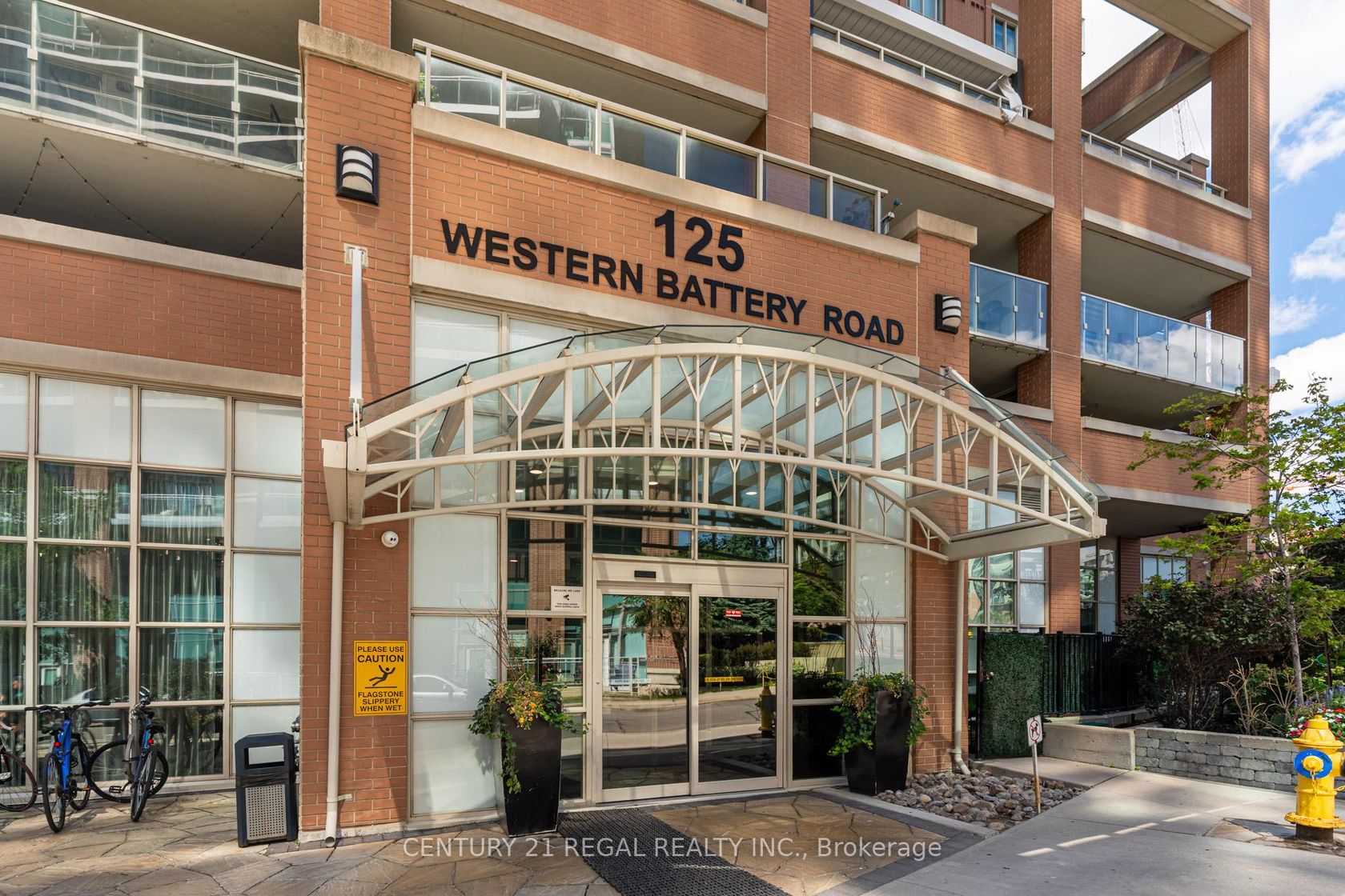 1708 - 125 Western Battery Road, Niagara, Toronto 