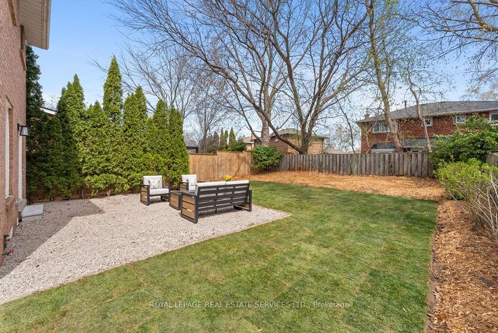 Photo 36 at 143 Speyside Drive, BR Bronte, Oakville