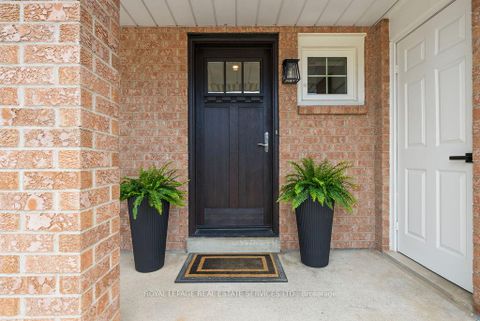 Photo 2 at 143 Speyside Drive, BR Bronte, Oakville