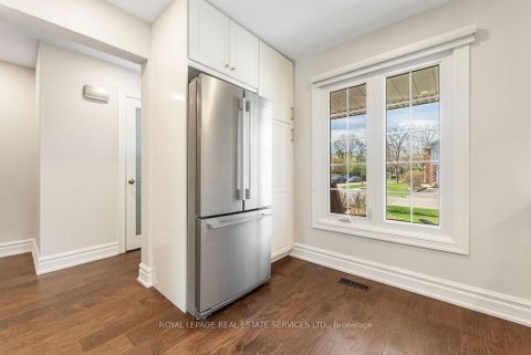 Photo 7 at 143 Speyside Drive, BR Bronte, Oakville