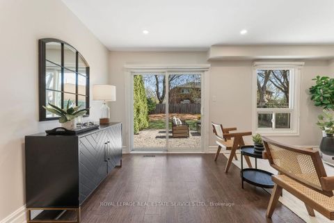 Photo 10 at 143 Speyside Drive, BR Bronte, Oakville