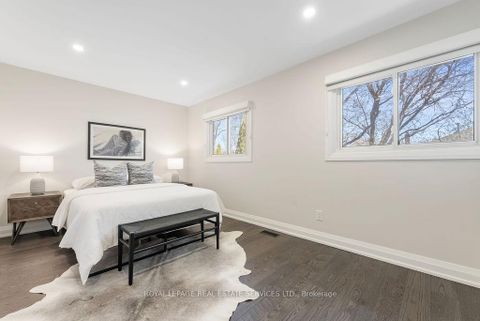 Photo 18 at 143 Speyside Drive, BR Bronte, Oakville