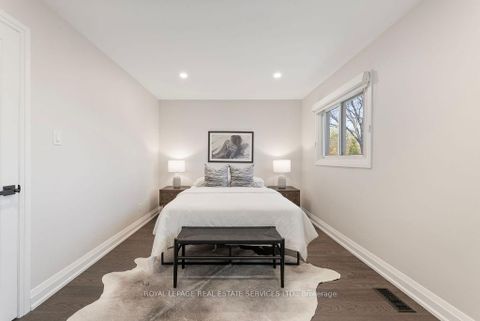 Photo 19 at 143 Speyside Drive, BR Bronte, Oakville
