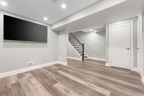 Photo 28 at 143 Speyside Drive, BR Bronte, Oakville