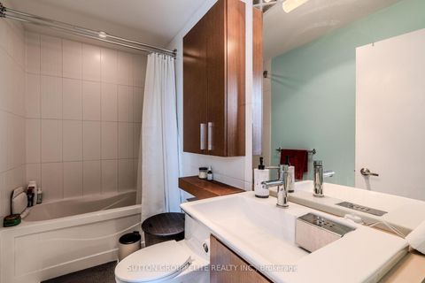 Photo 30 at 910 - 8 Telegram Mews, Waterfront Communities C1, Toronto
