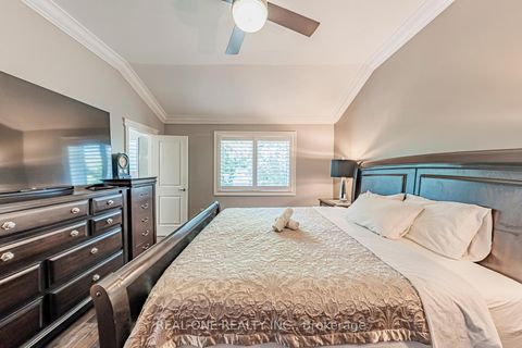 Photo 23 at 1 Manorpark Court S, Henry Farm, Toronto