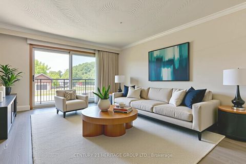 Photo 3 at 107 Hazelnut Crescent, Pleasant View, Toronto