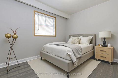 Photo 10 at 107 Hazelnut Crescent, Pleasant View, Toronto