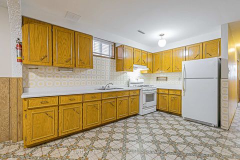 Photo 14 at 107 Hazelnut Crescent, Pleasant View, Toronto
