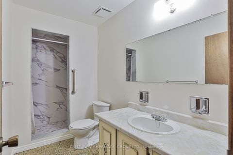 Photo 16 at 107 Hazelnut Crescent, Pleasant View, Toronto