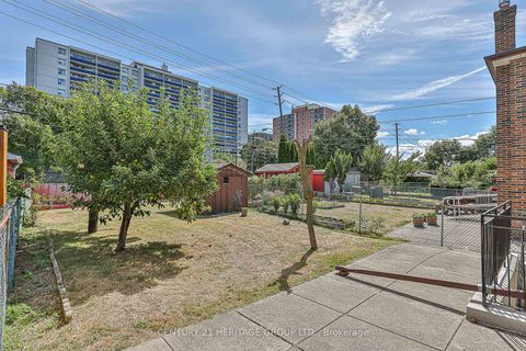 Photo 19 at 107 Hazelnut Crescent, Pleasant View, Toronto