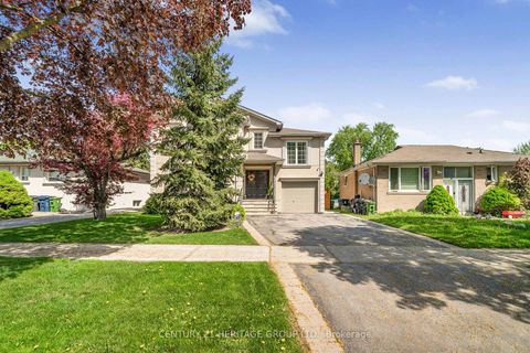 Photo 1 at 162 Goulding Avenue, Newtonbrook West, Toronto