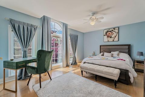 Photo 11 at 162 Goulding Avenue, Newtonbrook West, Toronto