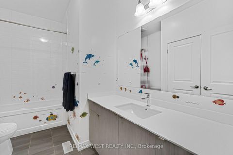 Photo 8 at 3179 Mintwood Circle, GO Glenorchy, Oakville