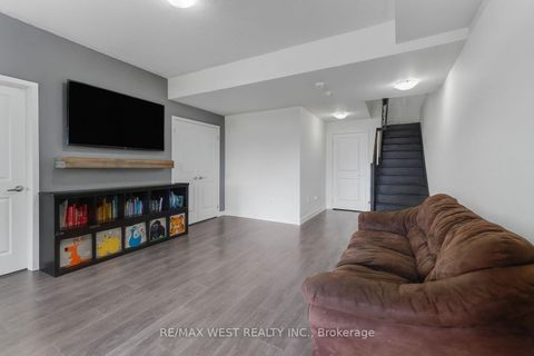 Photo 10 at 3179 Mintwood Circle, GO Glenorchy, Oakville