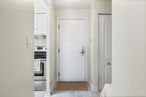 Photo 3 at 609 - 88 Grandview Way, Willowdale East, Toronto